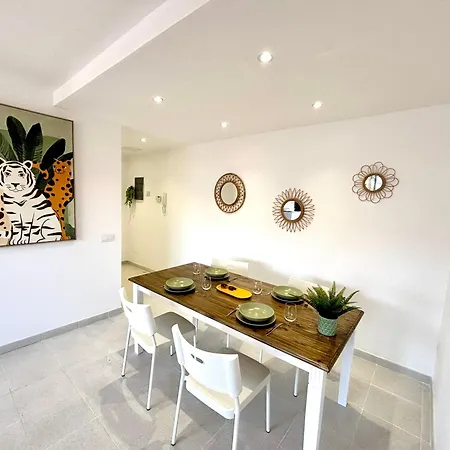 아파트 Sunny Terraced Flat In Center 코라레호
