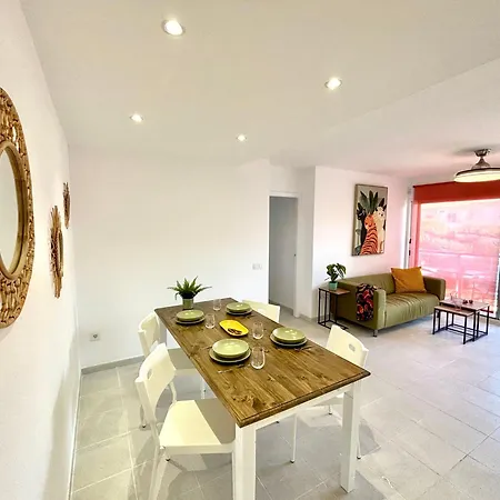Sunny Terraced Flat In Center * 코라레호